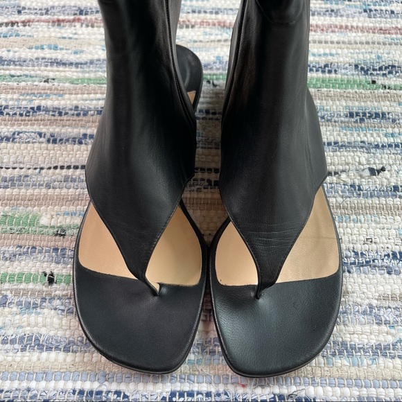 Christian Louboutin From Sand Flat Leather Sandals - Picture 5 of 16